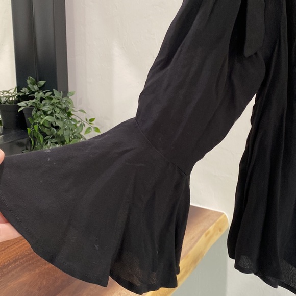 Forever 21 size large black off the shoulder flounce top - Picture 2 of 8